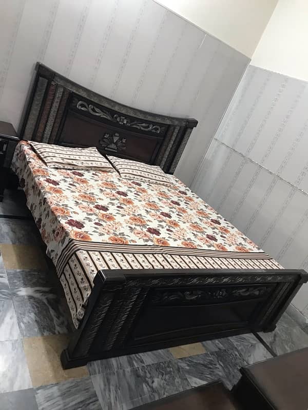 wooden King Size Bed Set with mattress 0