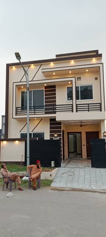 5 Marla Double Unit House Available. For Sale In Faisal Town F-18 Islamabad. 9