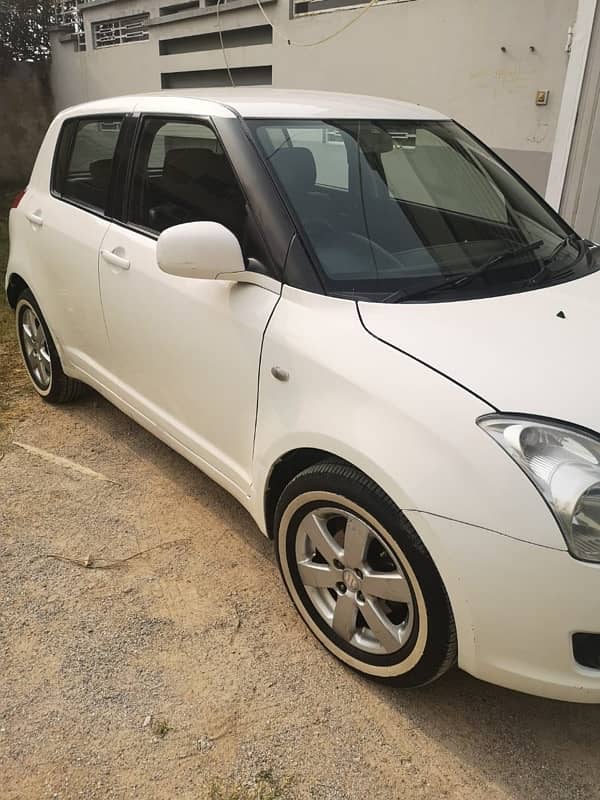 Suzuki Swift 2011 1