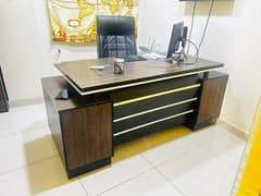 Executive table/office table and chair