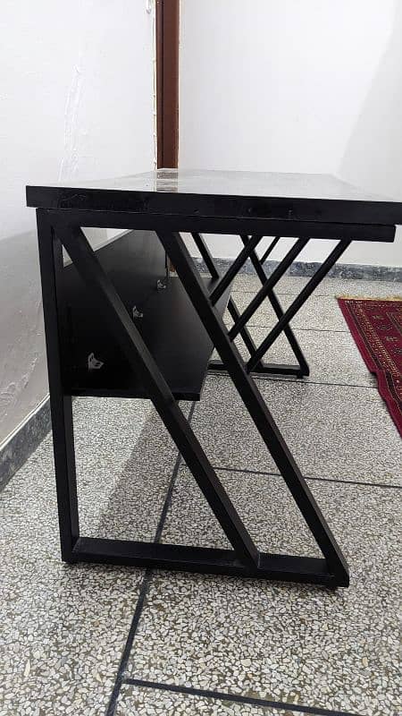 Executive table for office and home use 0