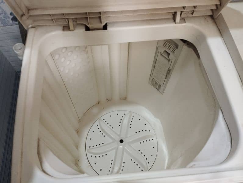 Toyo TWD 9000 Big Washing Machine 2