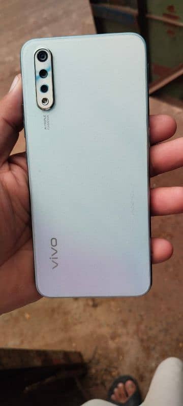 vivo s1 4gb 128gb condition 10/10 box with original charger 12