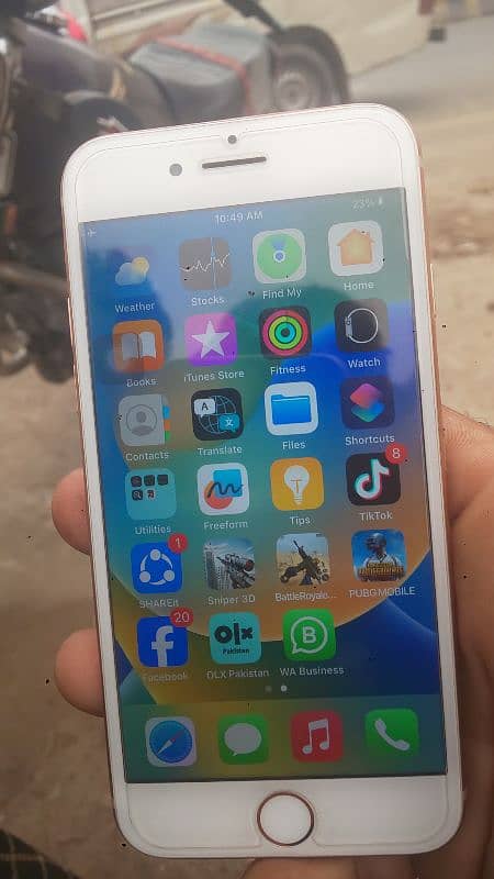 iPhone 8 10/10 condition WhatsApp par rabta kare03137113974 3