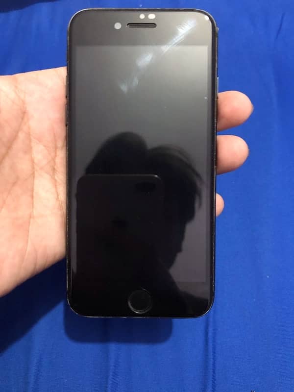 i am selling i phone 7 pta approve 1