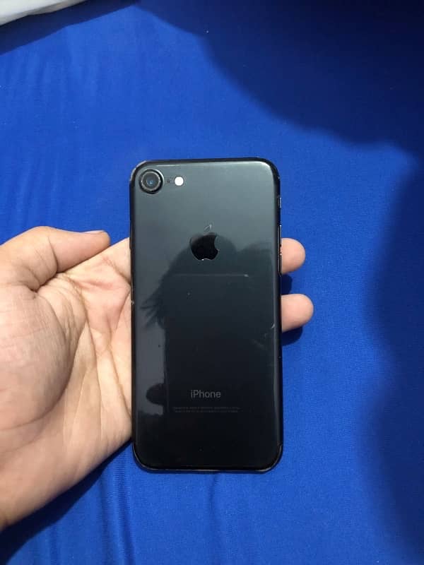 i am selling i phone 7 pta approve 2