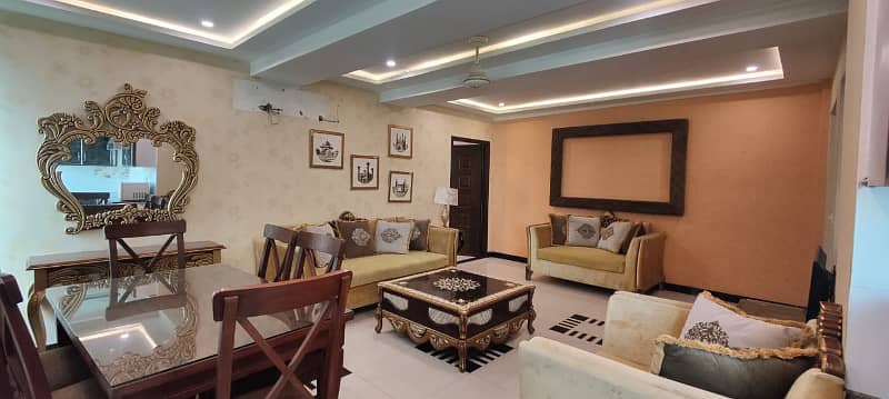 Furnish luxury Aparment per day weekly available for rent behria town lahore 2