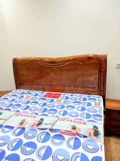 Brand New Solid Wooden bed set never used 0321//512//0593