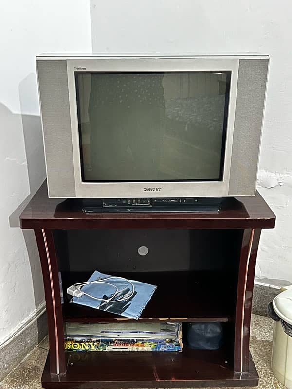 Old Sony tV set with trolly 0