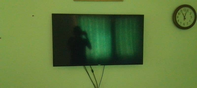 Haier TV  *like new  40 Inch screen 3