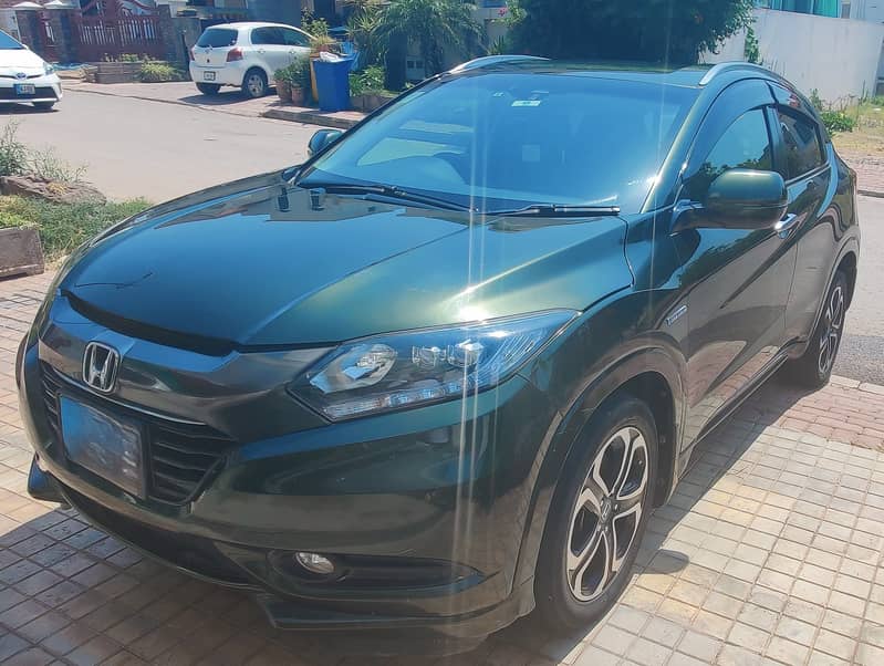 Honda Vezel 2015 Z Package - Family Car 4