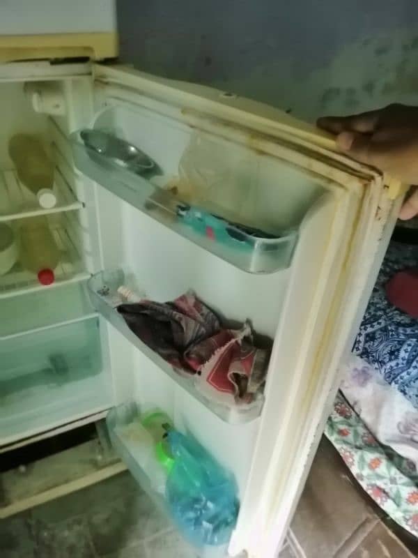 fridge  for sale bilkul ok hai 3