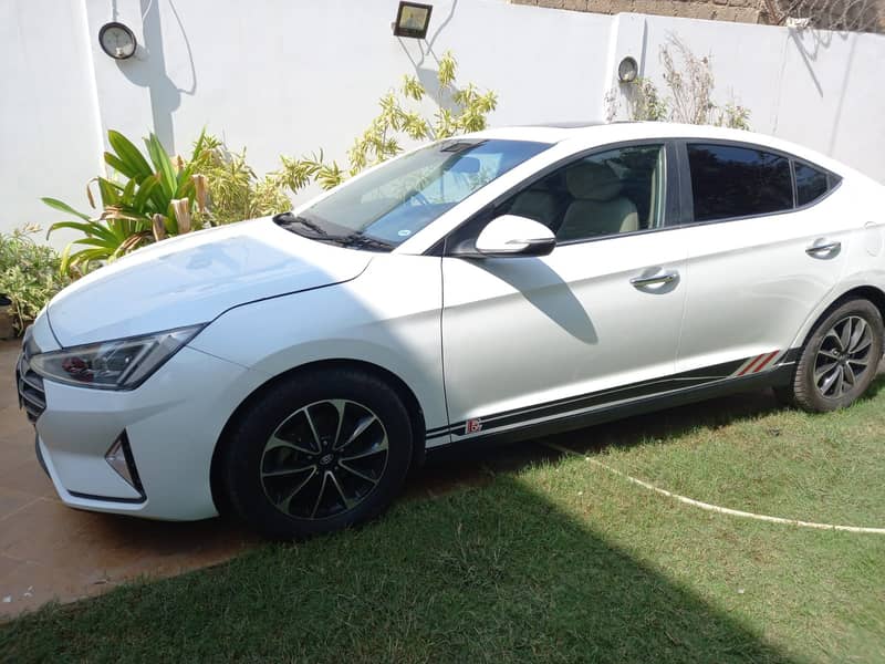 Hyundai Elantra 2022 2.0 GLS 9