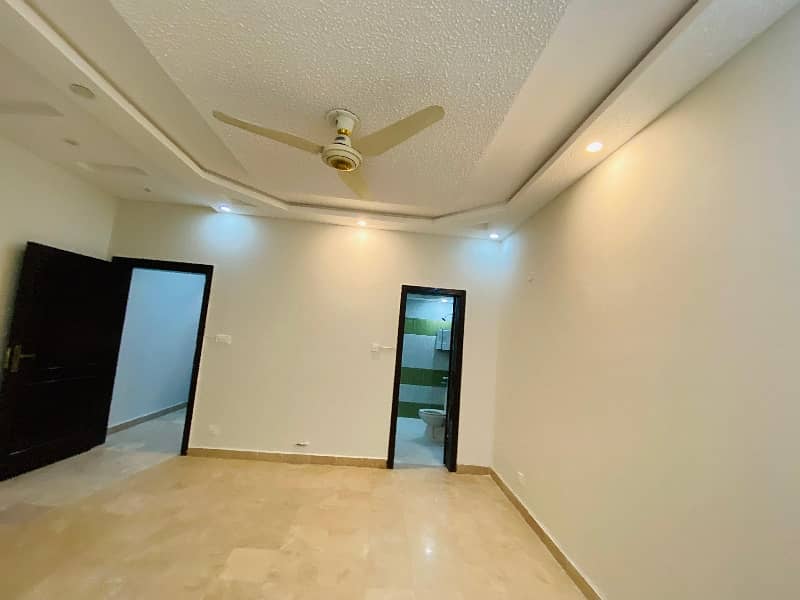 F-11 Investor Price 1 Bed Apartment Available For Sale 10