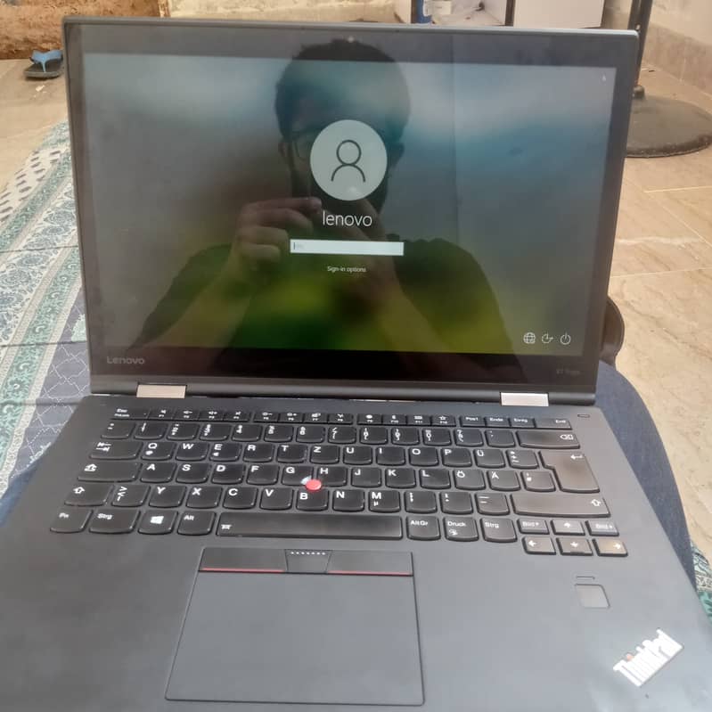 Lenovo Thinkpad X1 yoga core i5 7th generation 2