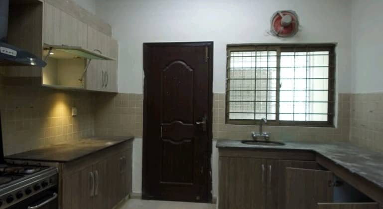 Ideal Flat For Sale In Askari 11 - Sector B 5