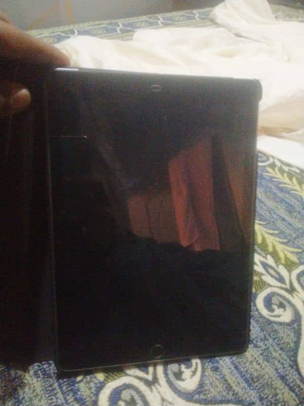 ipad 5th generation 32gb all ok 0