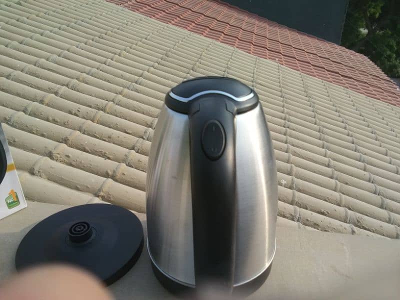 Philips Electric Kettle 2,0 Liter Taiwan 7