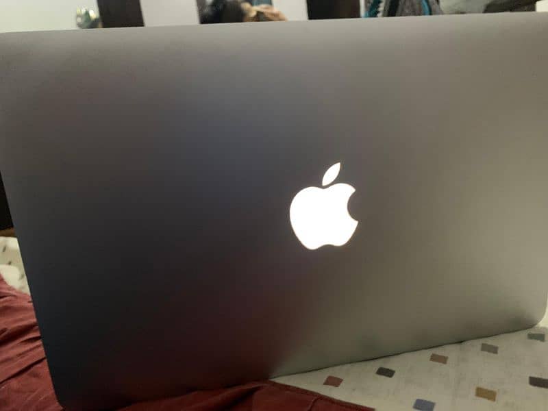 Macbook air 2015 8/128 9