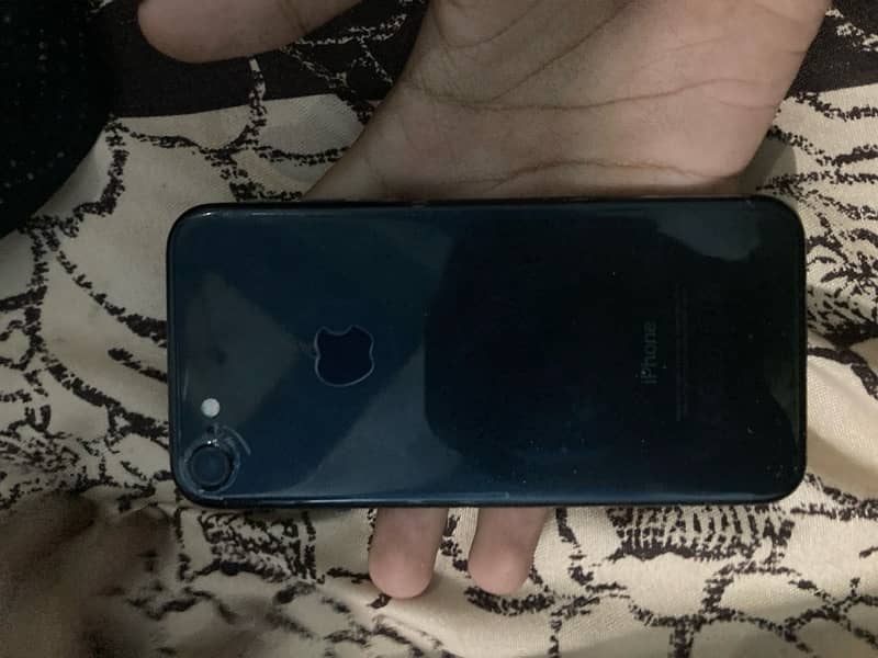 i phone 7 pta approved with box 32gb all original no any issue 0