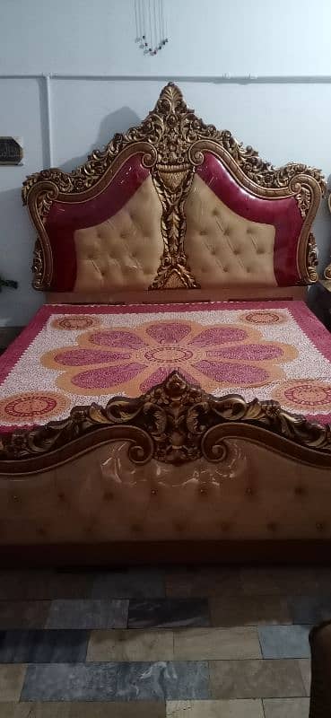 Bed and side Tables gor sale contact on whats app 03200646240 0