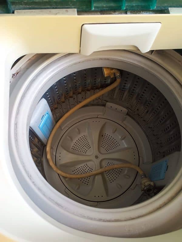 Haier Automatic washing machine 1