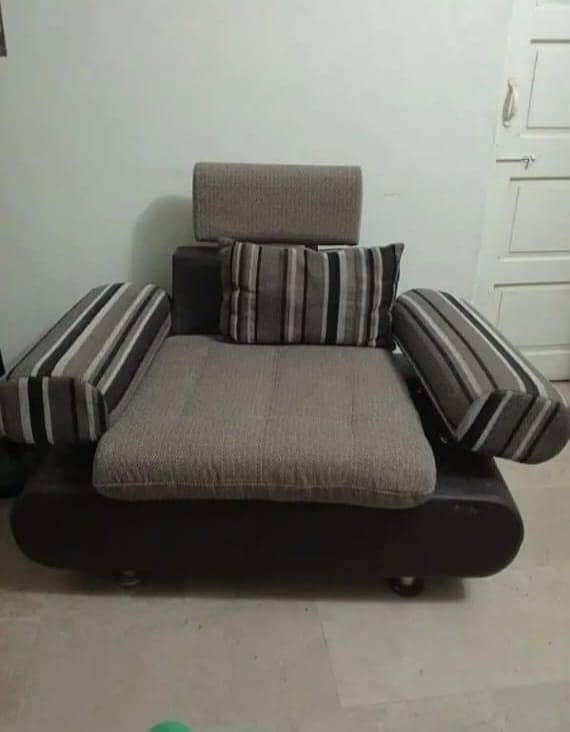 #SofaForSale #WoodenTableForSale #5 Seater Sofa Set Along With Table 3