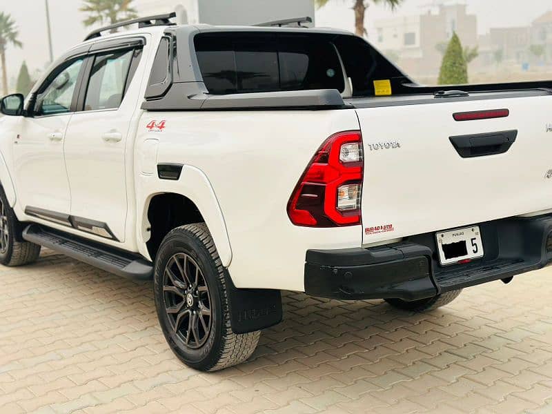 Toyota Hilux GR 2023 2