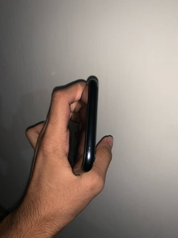 iphone xr | 64 gb | 87 %health | non pta jv 4