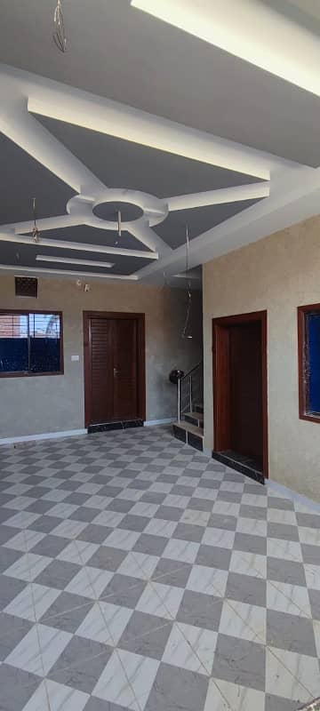 Near main Rafyqamer road 6 mrla Double story luxury house urgent Sale very reasonable rate 13