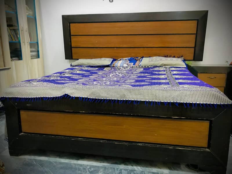 urgently bed set for sale 10/6 condition 2