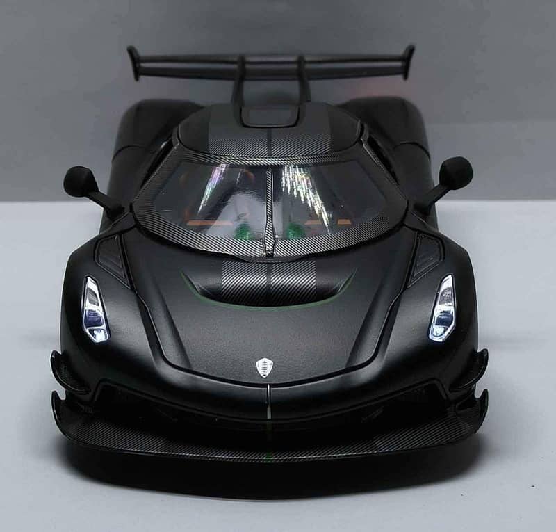 The Koenigsegg Jesko 1:24 Scale Diecast Model car 1