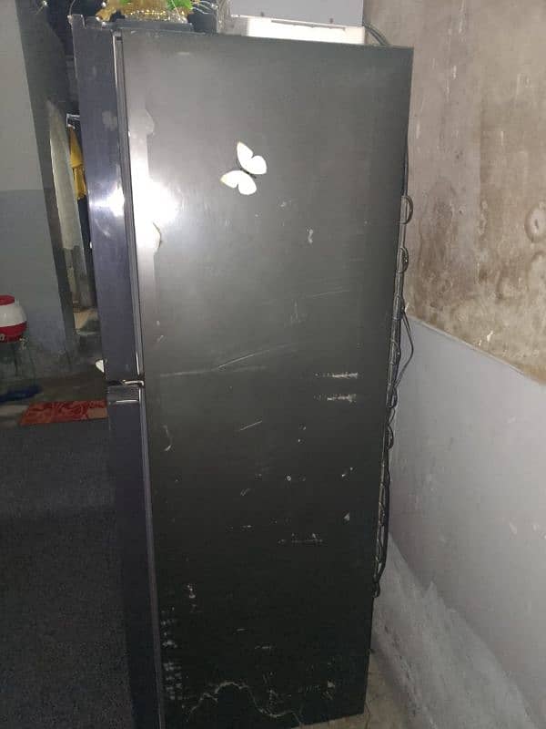 Haier Refrigerator HRF-368 1