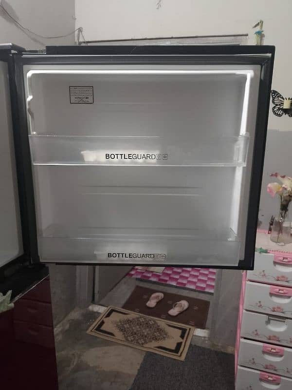 Haier Refrigerator HRF-368 2