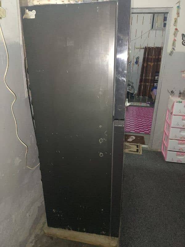 Haier Refrigerator HRF-368 3