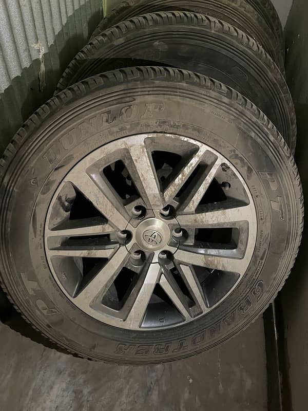 Toyota revo rim and tyre 0