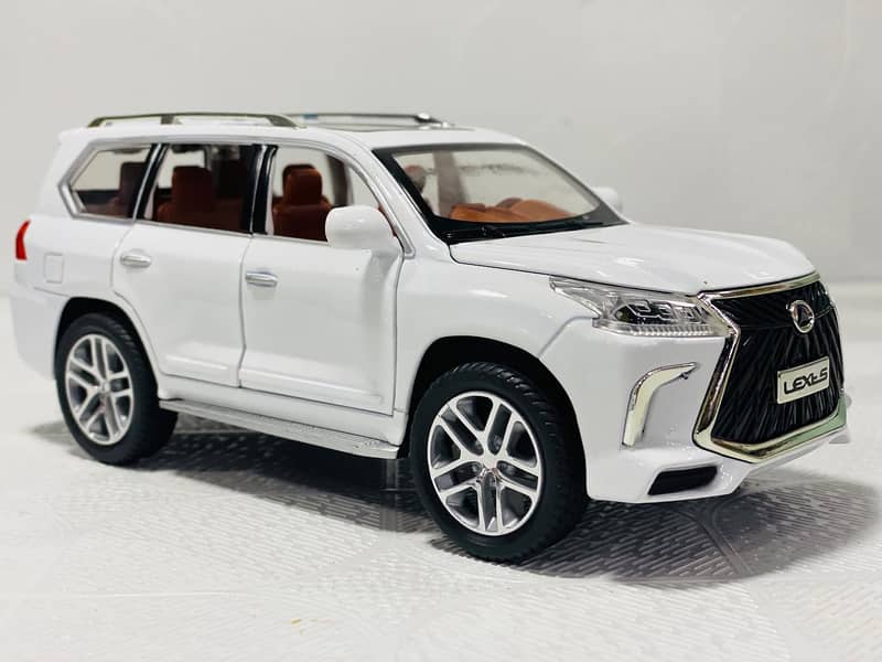 Lexus LX570 Metal Model Scale 1:24 6