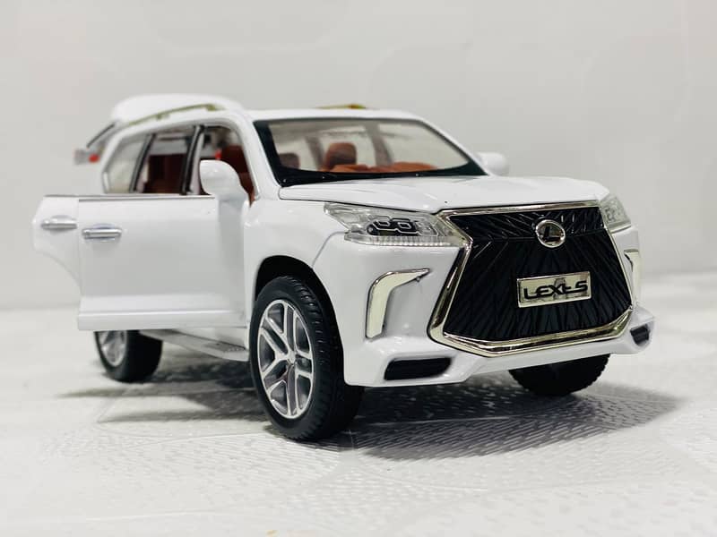 Lexus LX570 Metal Model Scale 1:24 8