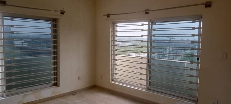 Upper Portion available for rent 7