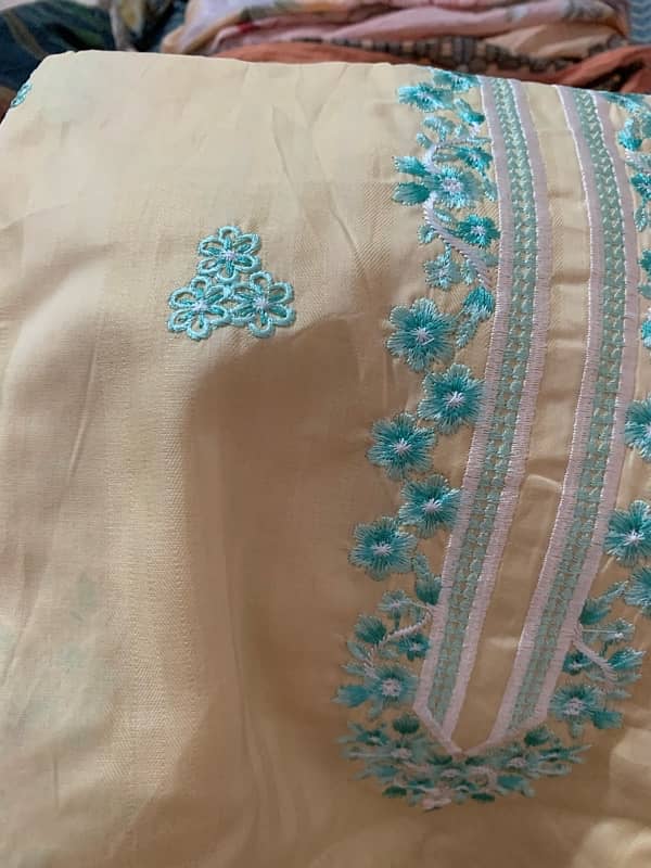 Zellbury unstitched 3 piece Rs. 2500 1