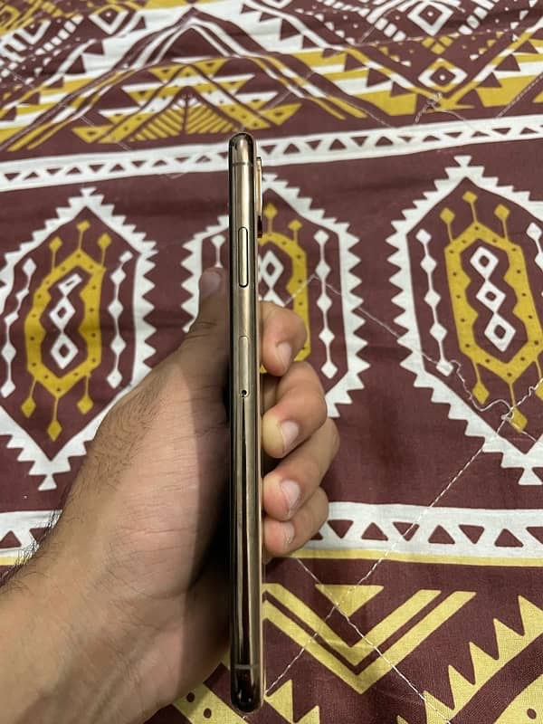 IPhone XS Max 64gb factory unlocked with box Non pta 3