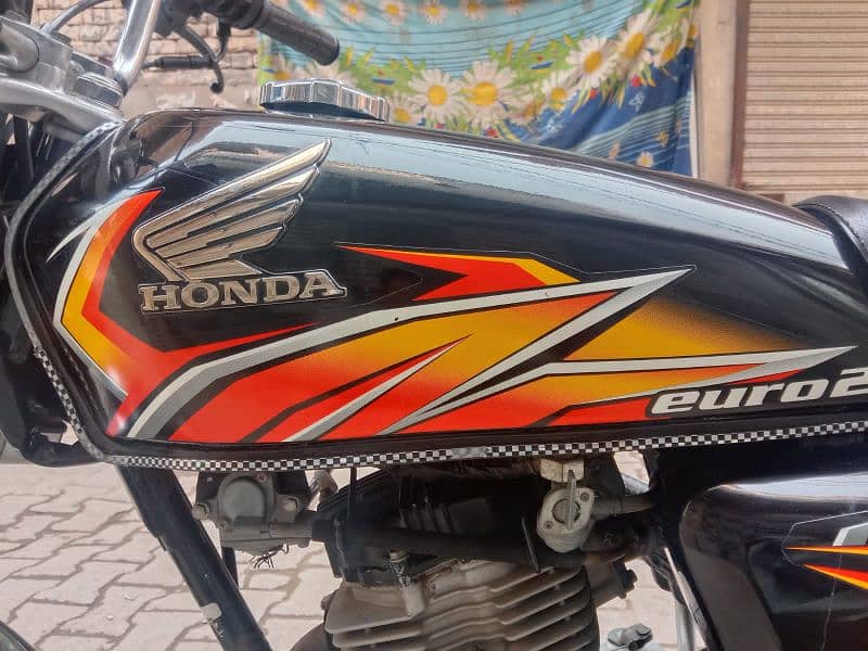 Honda CG125 Lush Condition is number pr rabta karain 03081131194 2