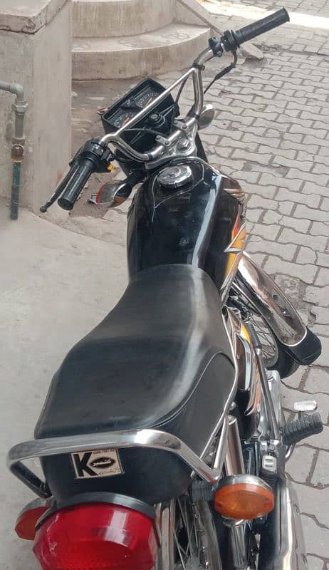 Honda CG125 Lush Condition is number pr rabta karain 03081131194 12