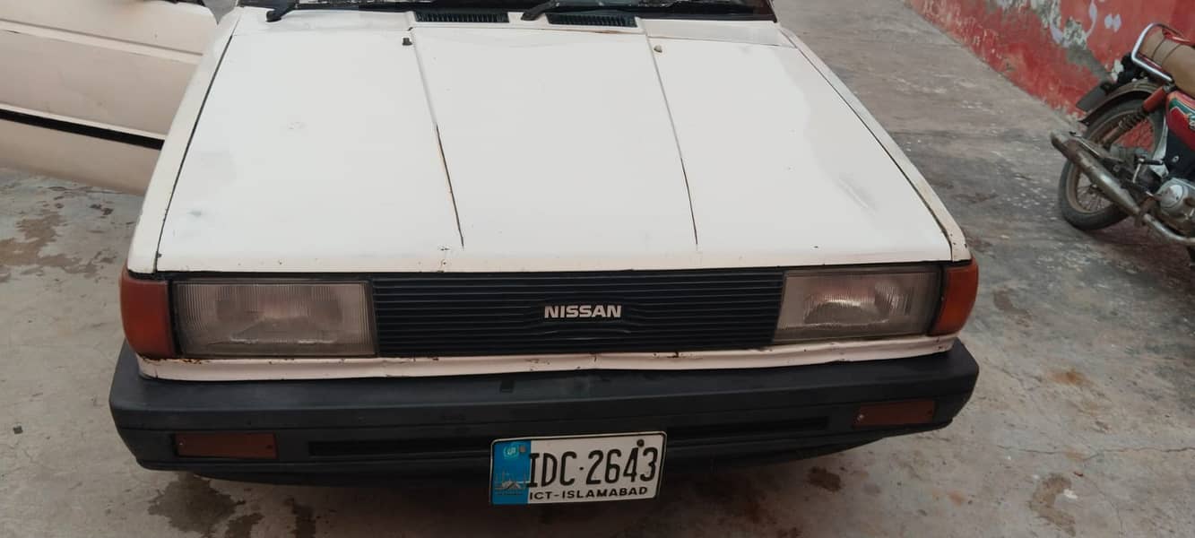 Nissan Sunny 1989 13