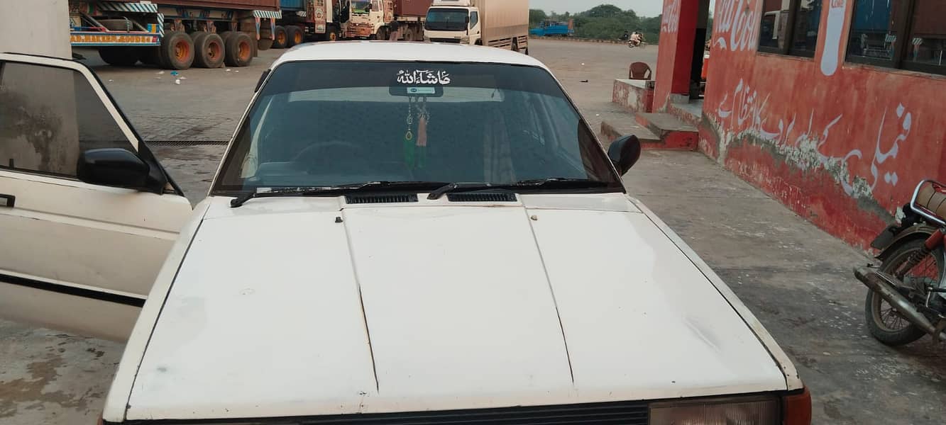 Nissan Sunny 1989 14