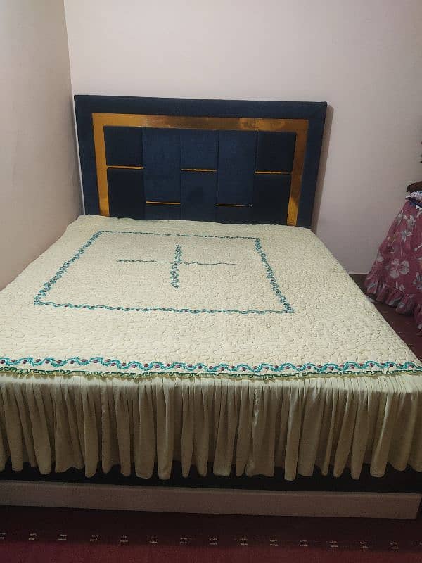 Bed and Foam for sale ( beautiful and in good condition) 2