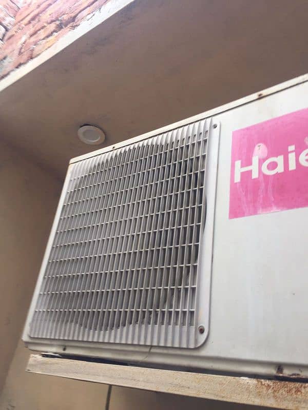 Haire 1.5 ton no inverter AC 4