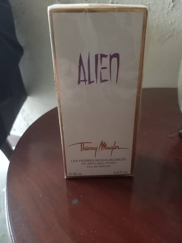 alien ladies perfume 1