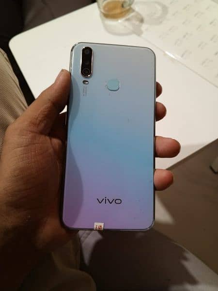 Vivo Y 17 8/256 gb 1