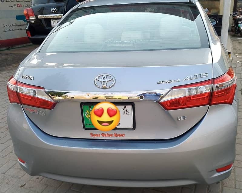 Toyota Corolla Altis 2015 1